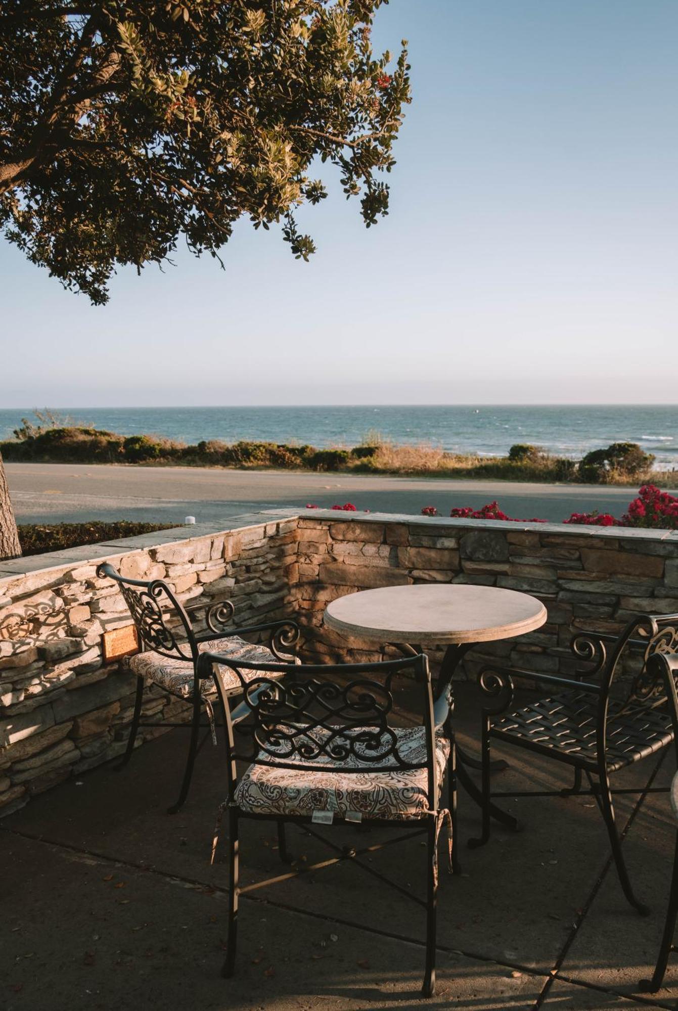 Fireside Inn On Moonstone Beach Cambria Exterior photo