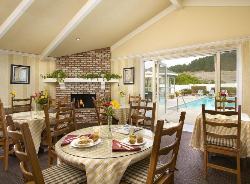 Fireside Inn On Moonstone Beach Cambria Exterior photo